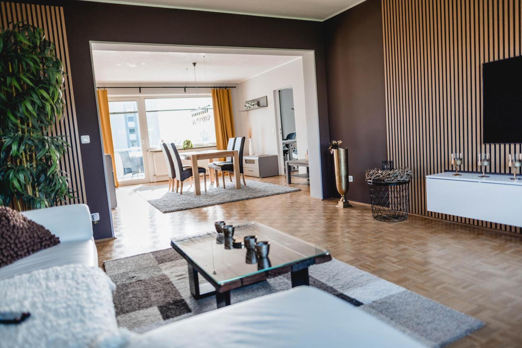 Me Homes - Grosse Moderne Designer-Wohnung Fuer Urlaub Und Business - Mit Kueche, Buero, Balkon Und 2 Parkplaetzen Bayreuth Exterior foto