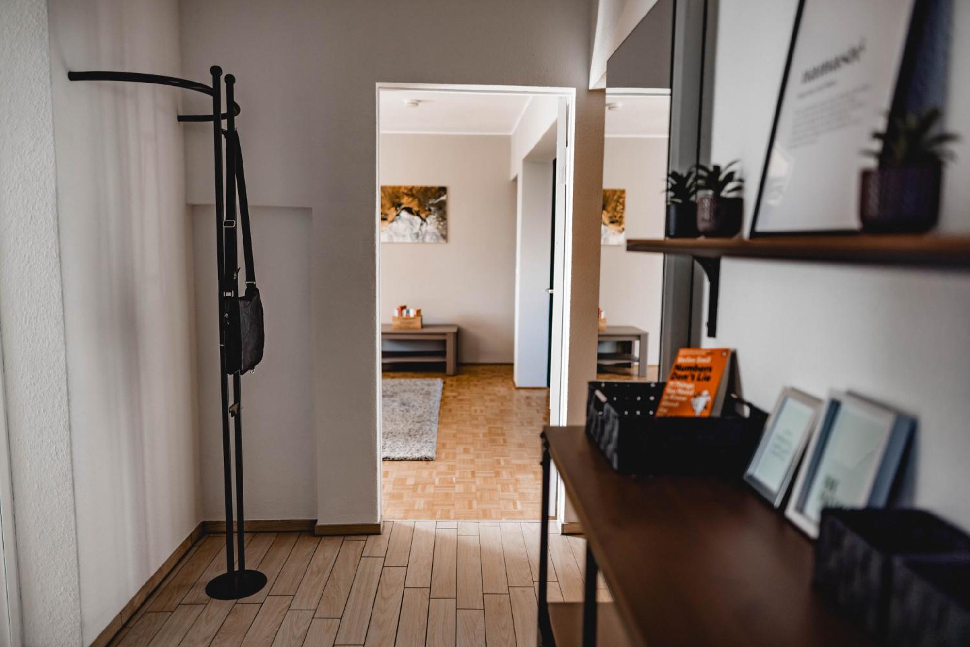 Me Homes - Grosse Moderne Designer-Wohnung Fuer Urlaub Und Business - Mit Kueche, Buero, Balkon Und 2 Parkplaetzen Bayreuth Exterior foto