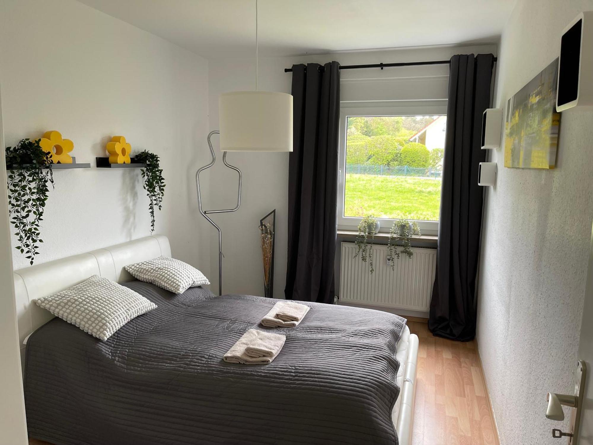 Me Homes - Grosse Moderne Designer-Wohnung Fuer Urlaub Und Business - Mit Kueche, Buero, Balkon Und 2 Parkplaetzen Bayreuth Exterior foto