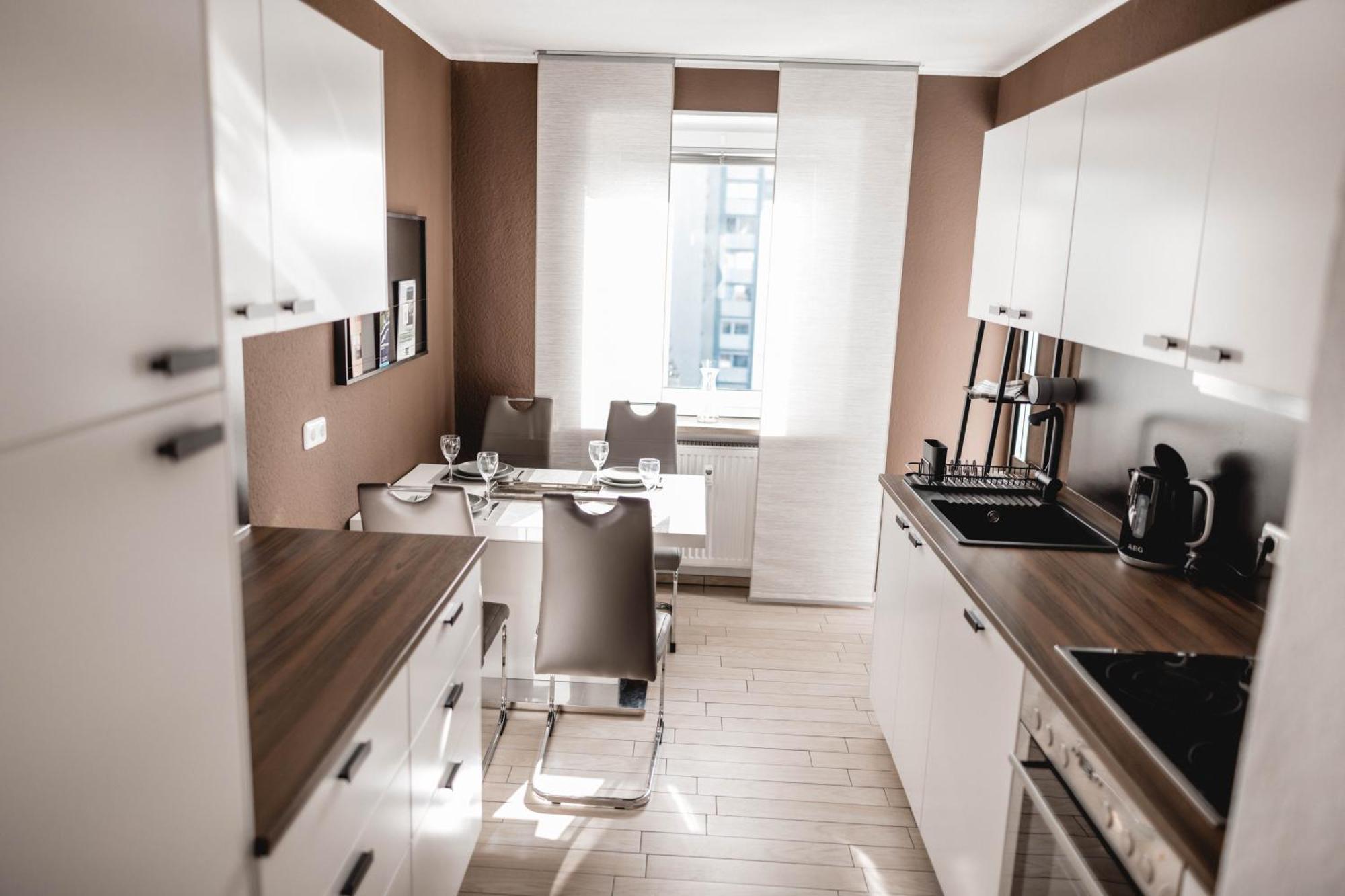 Me Homes - Grosse Moderne Designer-Wohnung Fuer Urlaub Und Business - Mit Kueche, Buero, Balkon Und 2 Parkplaetzen Bayreuth Exterior foto